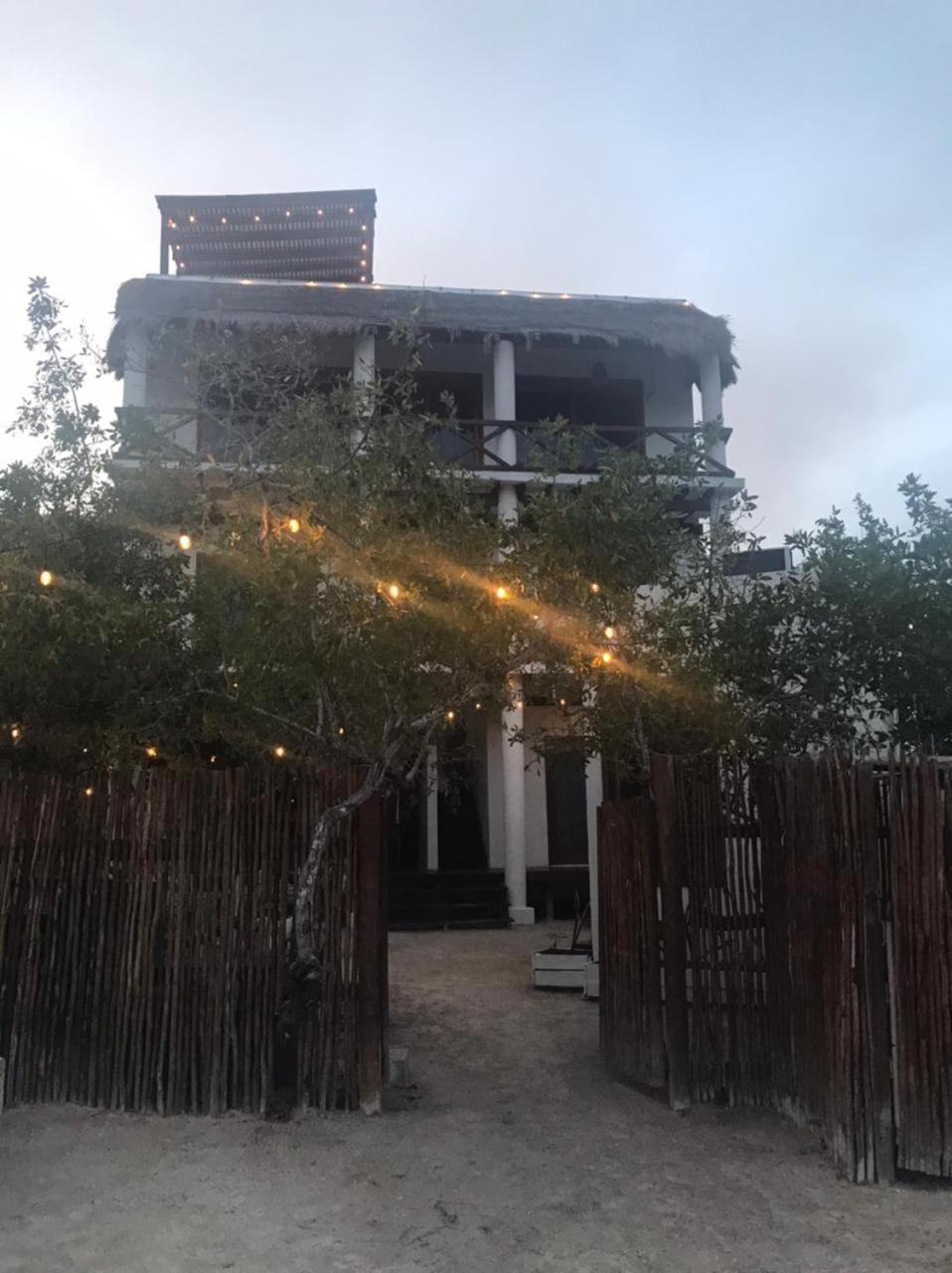 Hotel Luna Roja Holbox Bagian luar foto